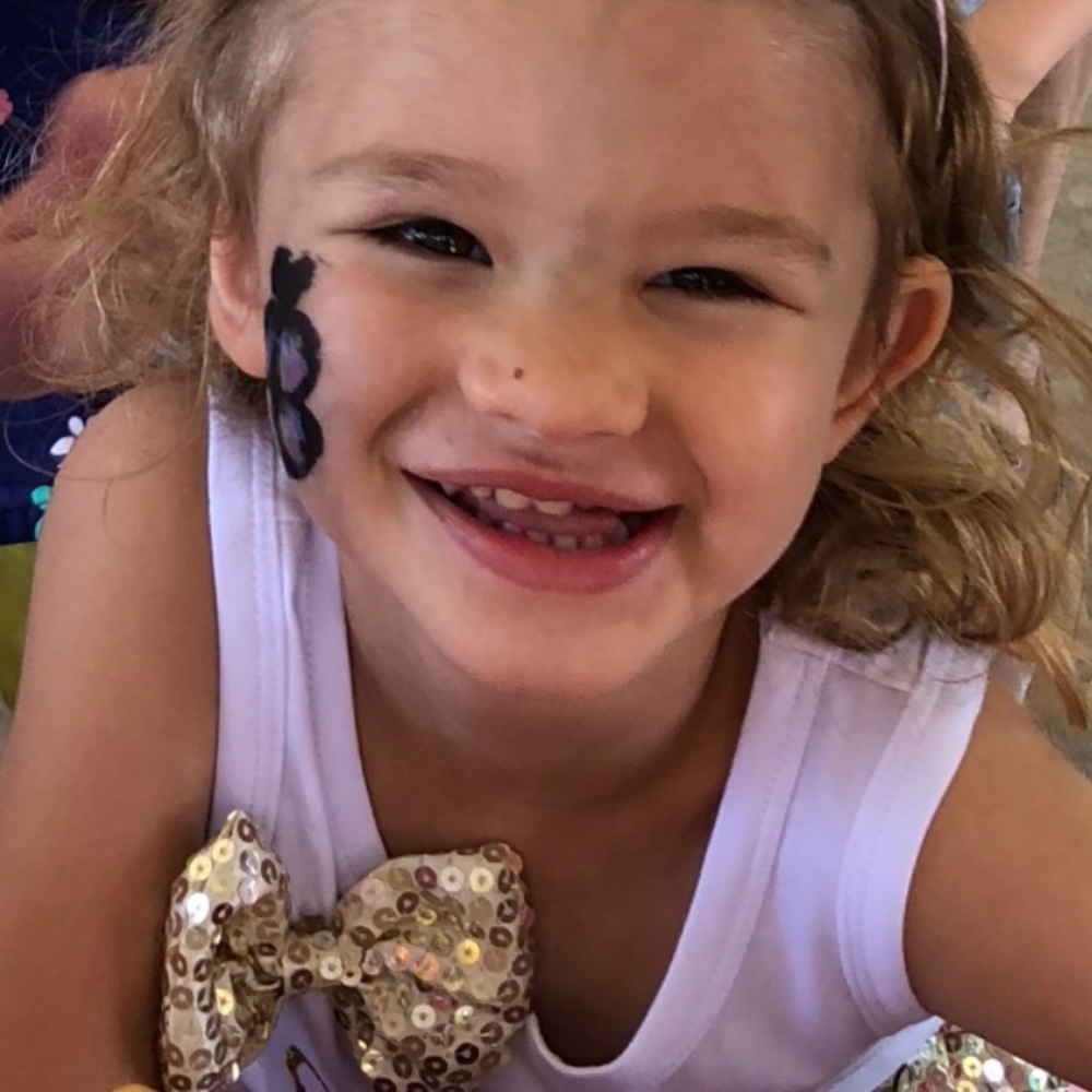 Meet your Posher, Holly